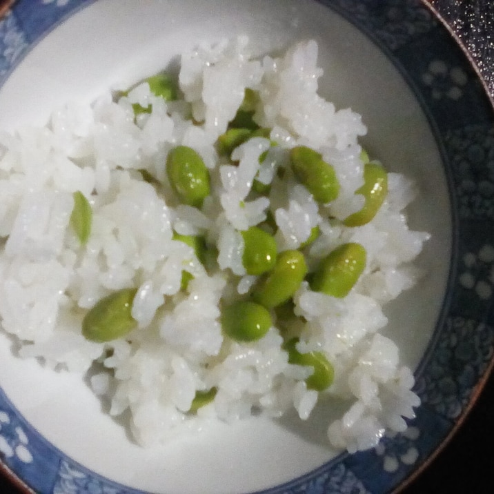 素材の味が美味しい枝豆ご飯